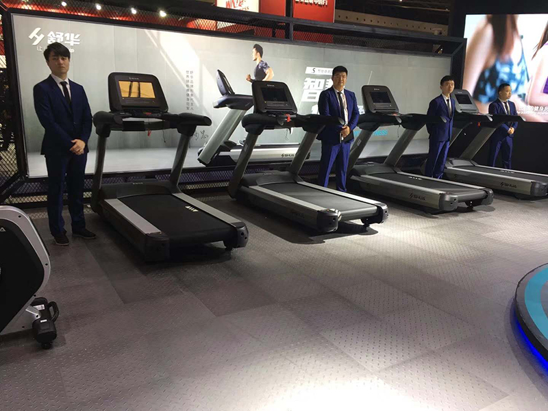 智能健身房器材